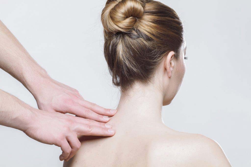 El masaje Shiatsu alivia dolores de espalda